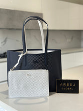 Lacost* - *nna R*versible Perforated Tote Bag - Black/White (AD-Sep)