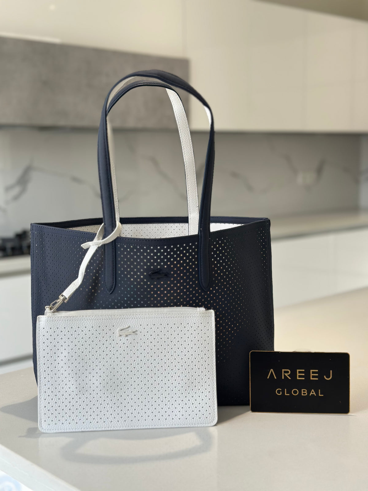 Lacost* - *nna R*versible Perforated Tote Bag - Black/White (AD-Sep)