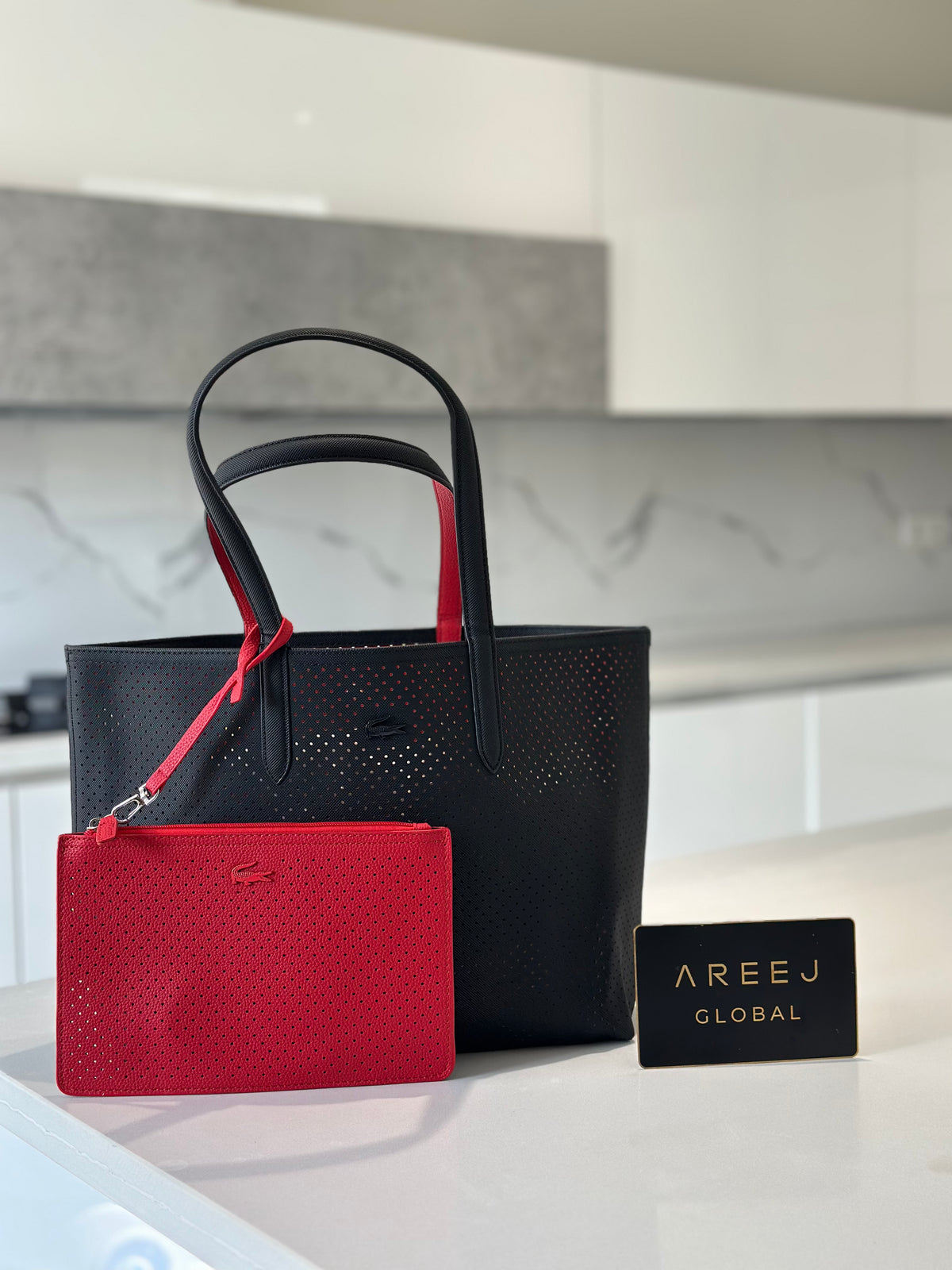 Lacost* - *nna R*versible Perforated Tote Bag - Black/Red (AD-Sep)